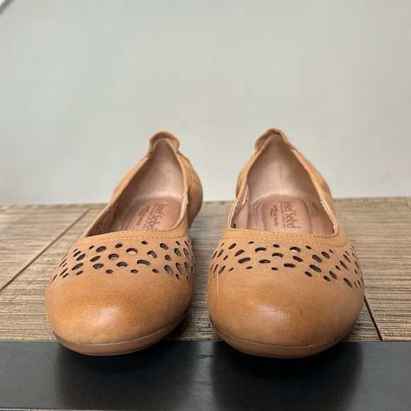 Josef Seibel Pippa Camel Leather Perforated Ballet Flats, women’s size 38 US 7.5 - Picture 2 of 10